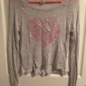 Long-Sleeve shirt.  Gray/white with pink heart. Small